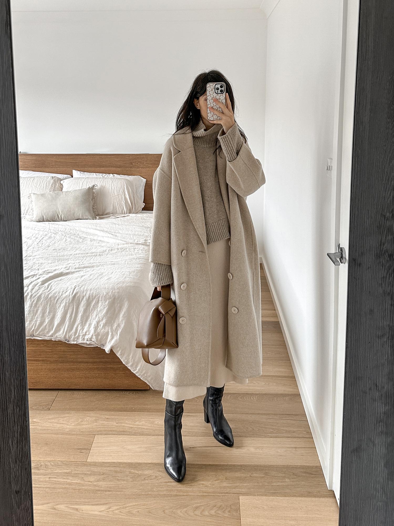 girl in winter outfit for fashion trends
