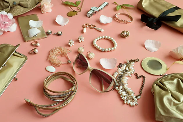 classic accessories for girl's fashion trends 2025